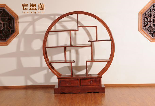 缅花圆形博古架